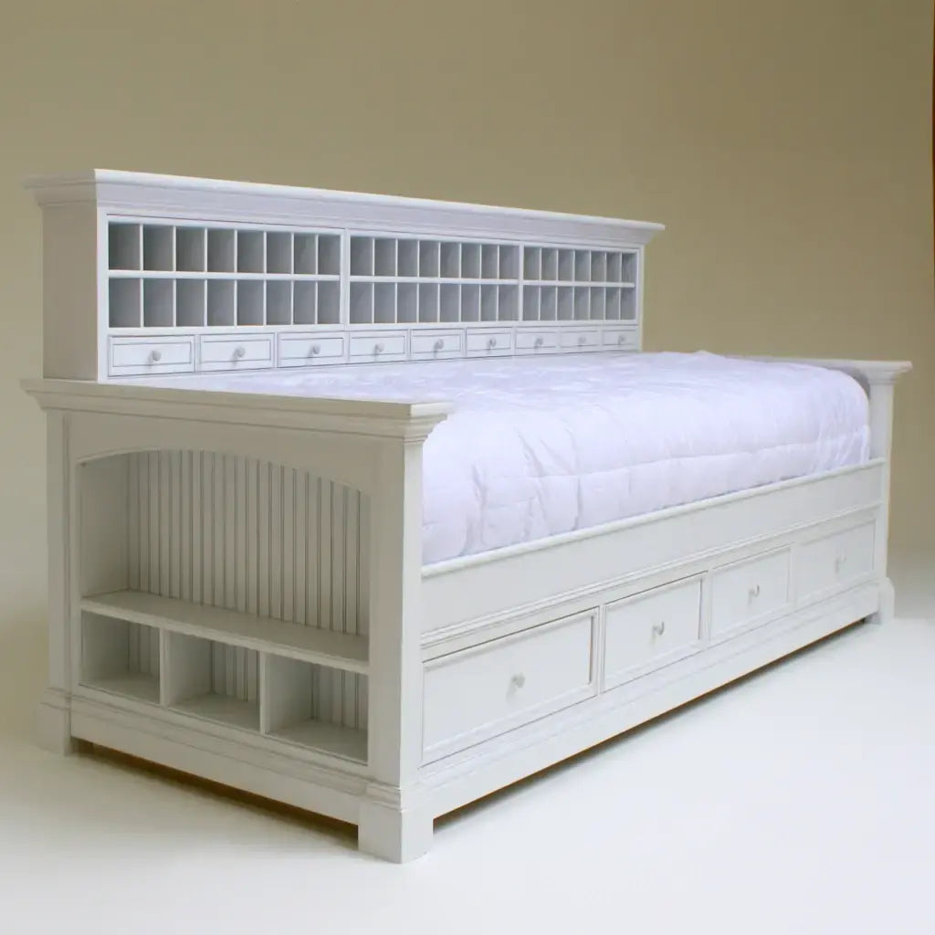 Cama con cabecero de rejilla y cajones bajos - blanco